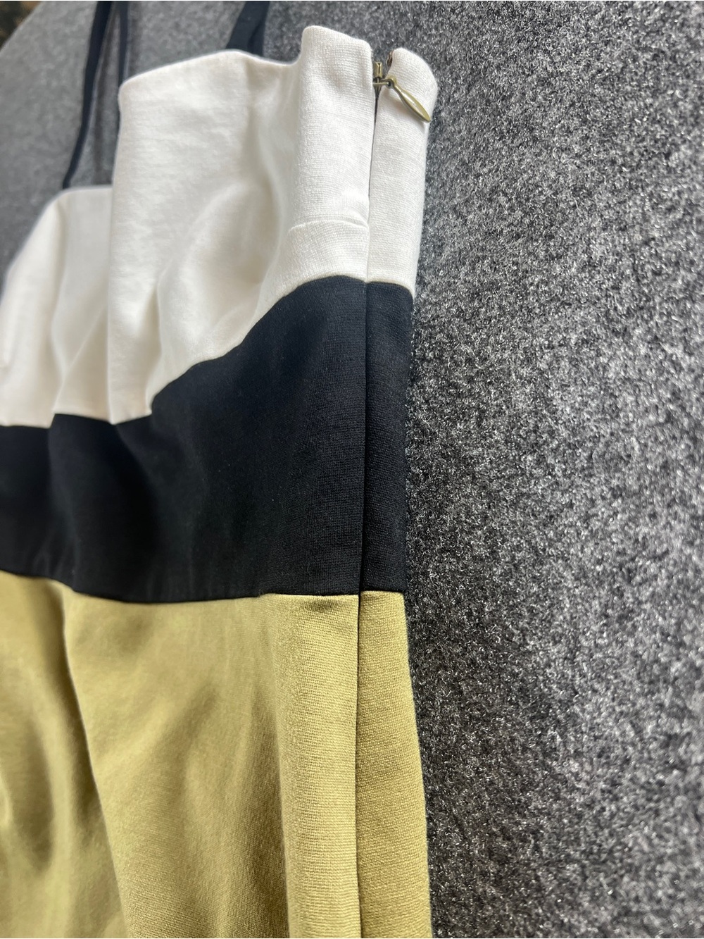 Banana Republic Colorblock Ponte Sheath Dress  Olive Green Black White Size 8 - Picture 7 of 10